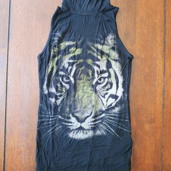 AVAILABLE ONLY IN THE M BUNDLE/Black sexy Tiger top, Small - Picture 2 of 9